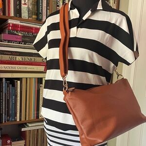 Chic Brown Leather Shoulder Bag - Brand 🆕